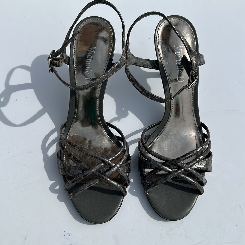 Size 7.5M Michelle D Gray Sandals